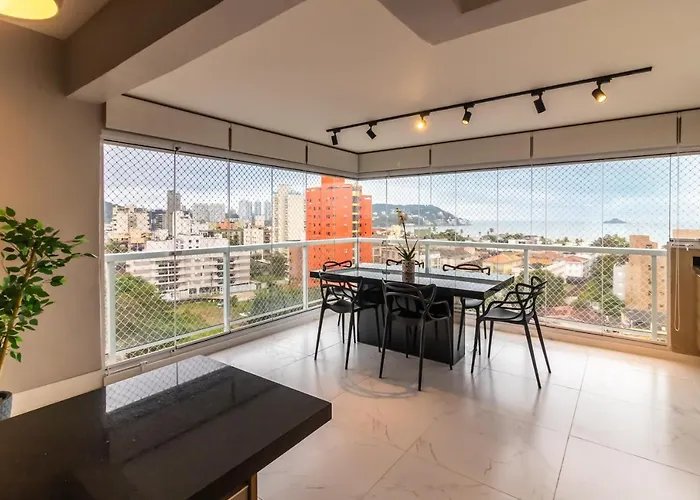 Apto Lazer de clube Praia da Enseada Guarujá